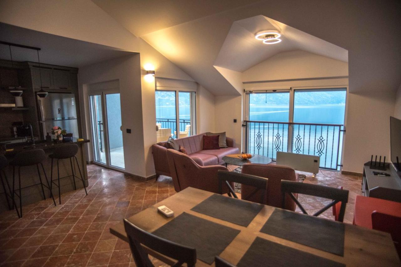 Modern Waterfront 3-Bed Apartment Donja Kostanjica Luaran gambar