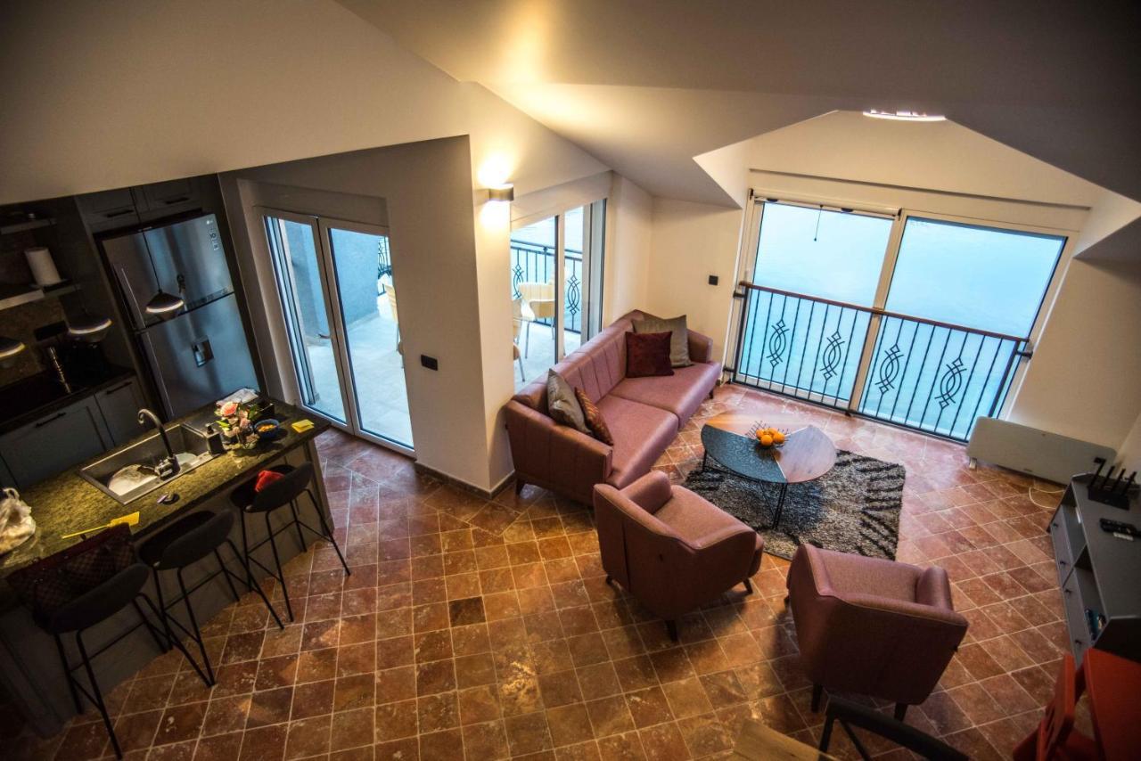Modern Waterfront 3-Bed Apartment Donja Kostanjica Luaran gambar