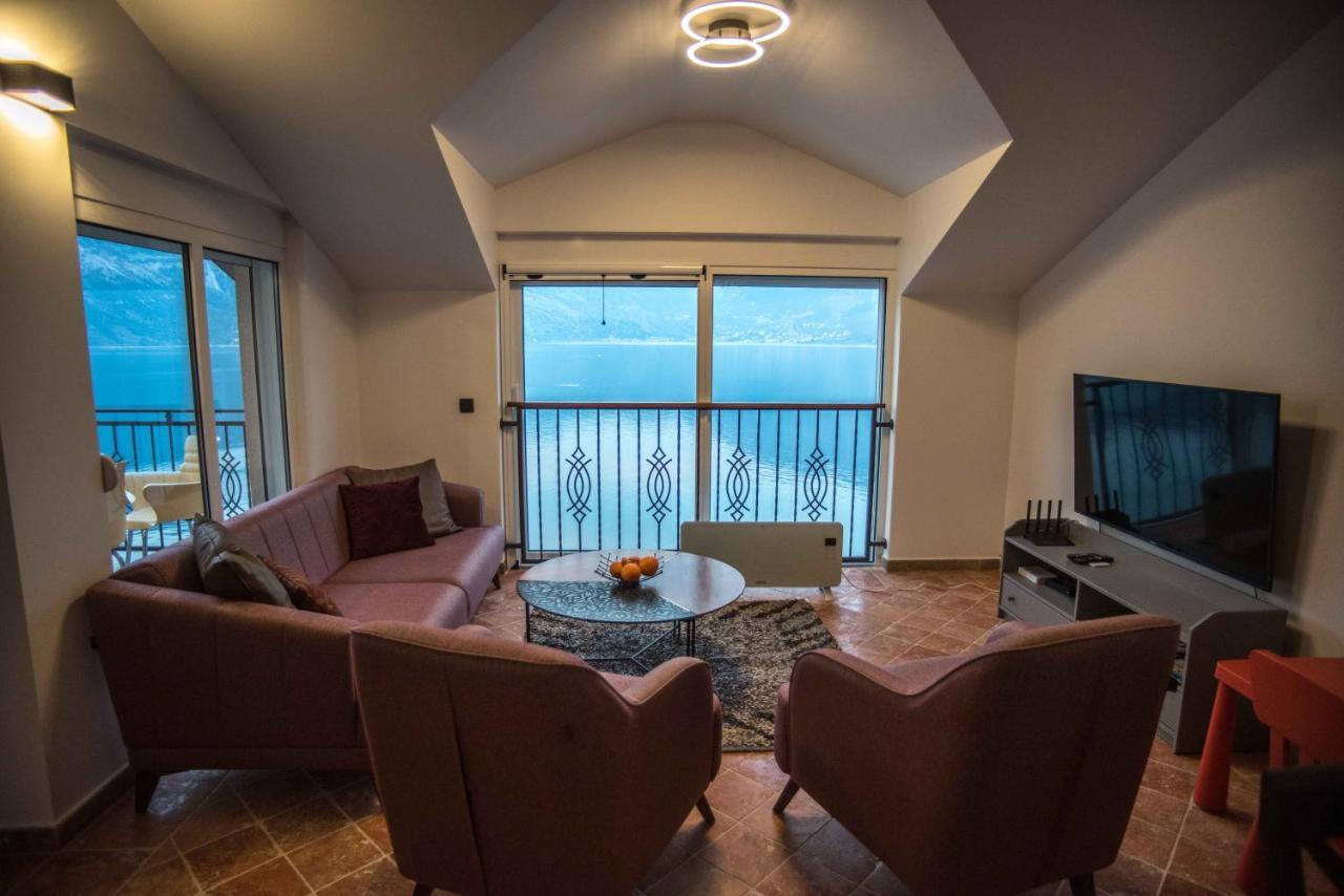 Modern Waterfront 3-Bed Apartment Donja Kostanjica Luaran gambar