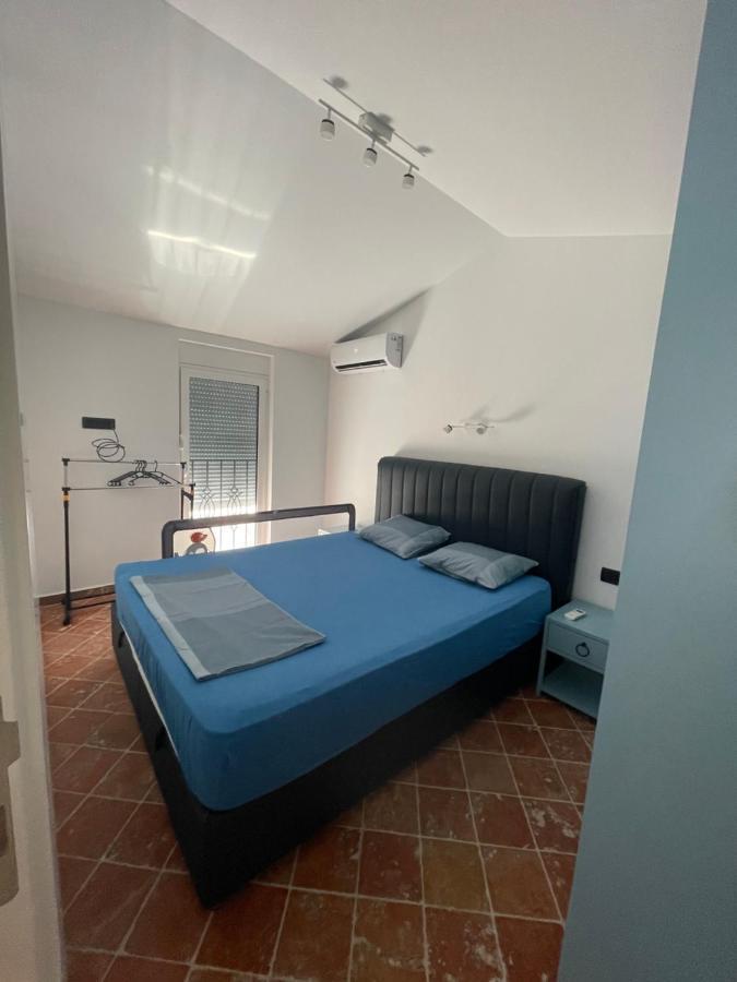Modern Waterfront 3-Bed Apartment Donja Kostanjica Luaran gambar