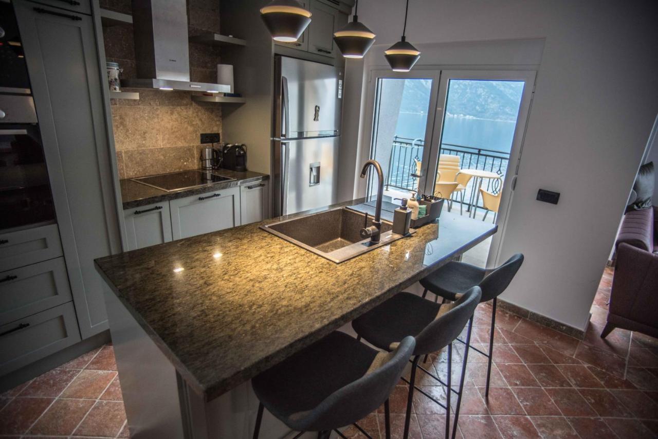 Modern Waterfront 3-Bed Apartment Donja Kostanjica Luaran gambar