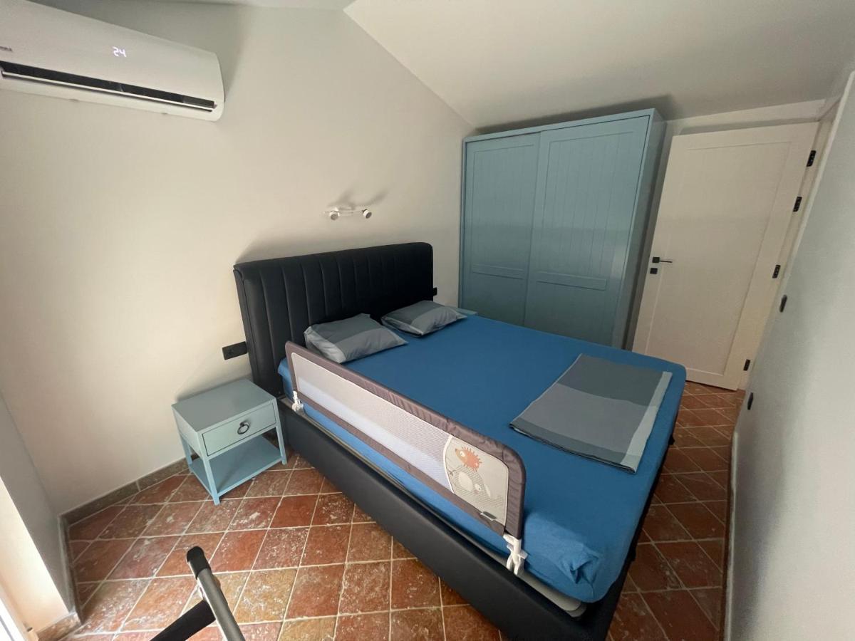 Modern Waterfront 3-Bed Apartment Donja Kostanjica Luaran gambar