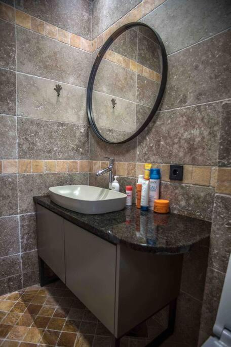 Modern Waterfront 3-Bed Apartment Donja Kostanjica Luaran gambar
